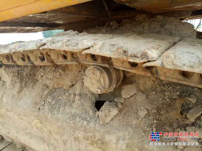 河南出售转让二手3300小时2013年龙工LG6225挖掘机