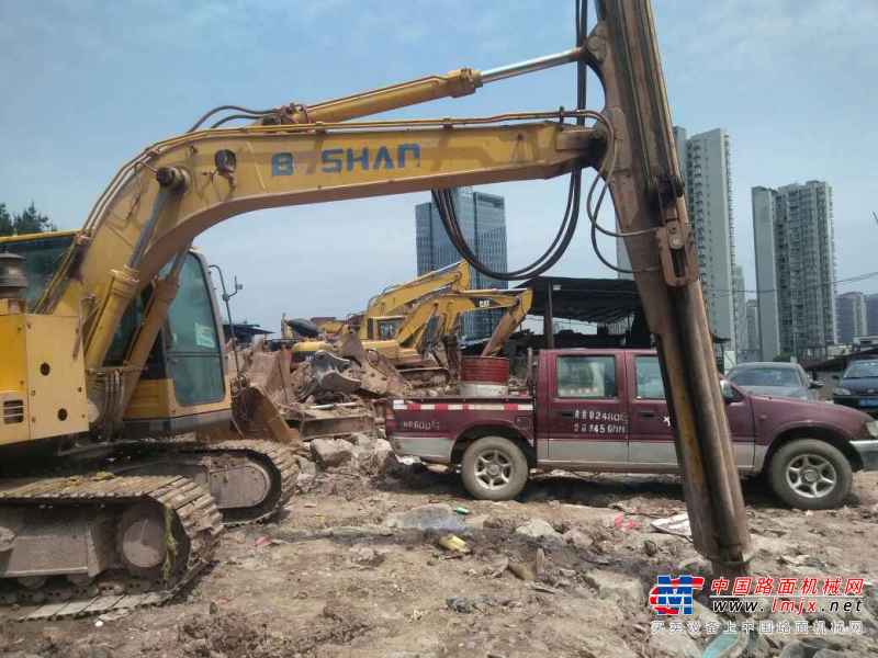 重庆出售转让二手3000小时2012年山重建机JCM913D挖掘机