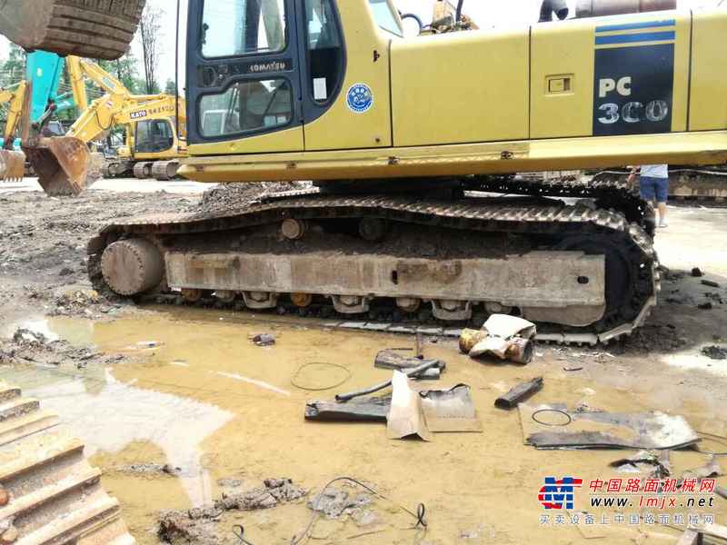 广东出售转让二手13526小时2003年小松PC350LC挖掘机