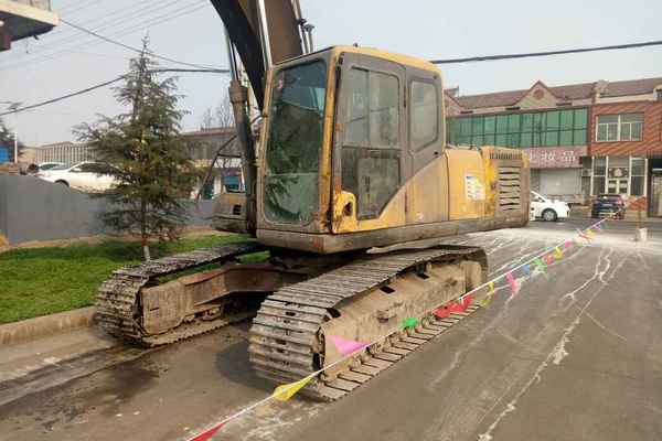山西出售转让二手15000小时2006年徐挖XCG200挖掘机