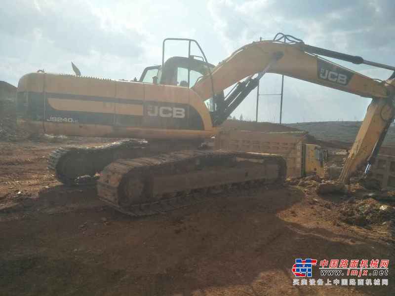 云南出售转让二手8000小时2011年JCBJS240LC挖掘机