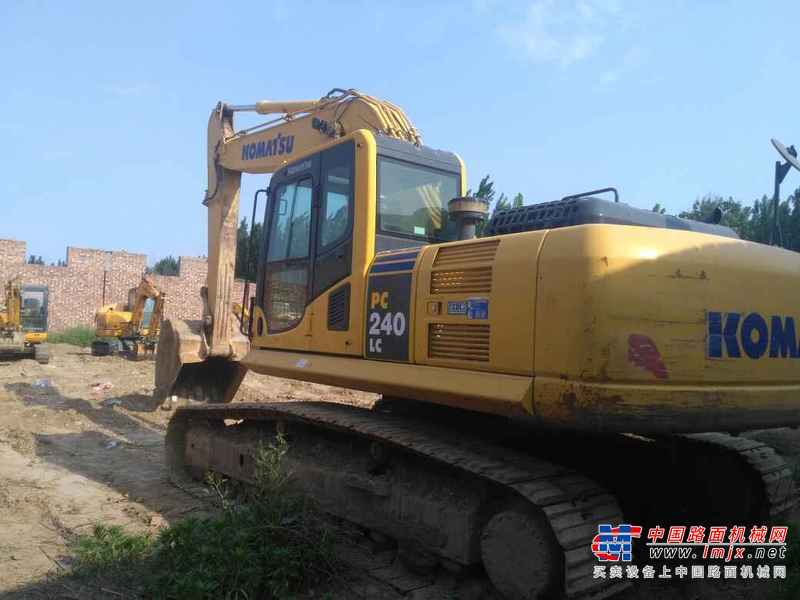 河南出售转让二手3800小时2013年小松PC240LC挖掘机