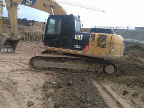 河南出售转让二手4500小时2014年卡特彼勒320D2挖掘机