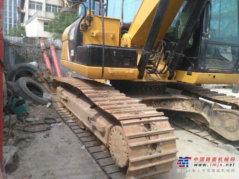 河南出售转让二手3600小时2013年卡特彼勒320D2挖掘机