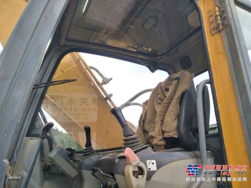 云南出售转让二手8000小时2012年徐工XE215C挖掘机