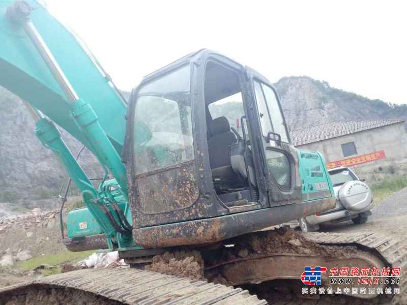 浙江出售转让二手8000小时2013年神钢SK260LC挖掘机