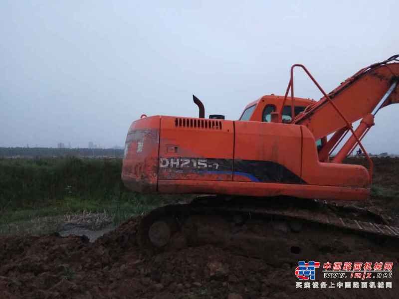 江苏出售转让二手14000小时2007年斗山DH215挖掘机
