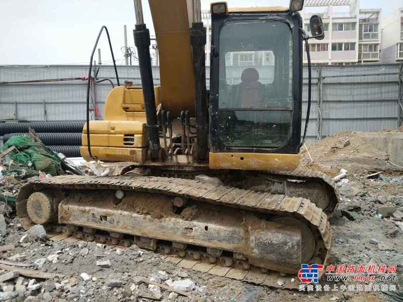 河南出售转让二手6800小时2010年卡特彼勒320D挖掘机