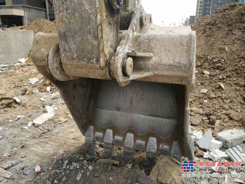 河南出售转让二手6800小时2010年卡特彼勒320D挖掘机