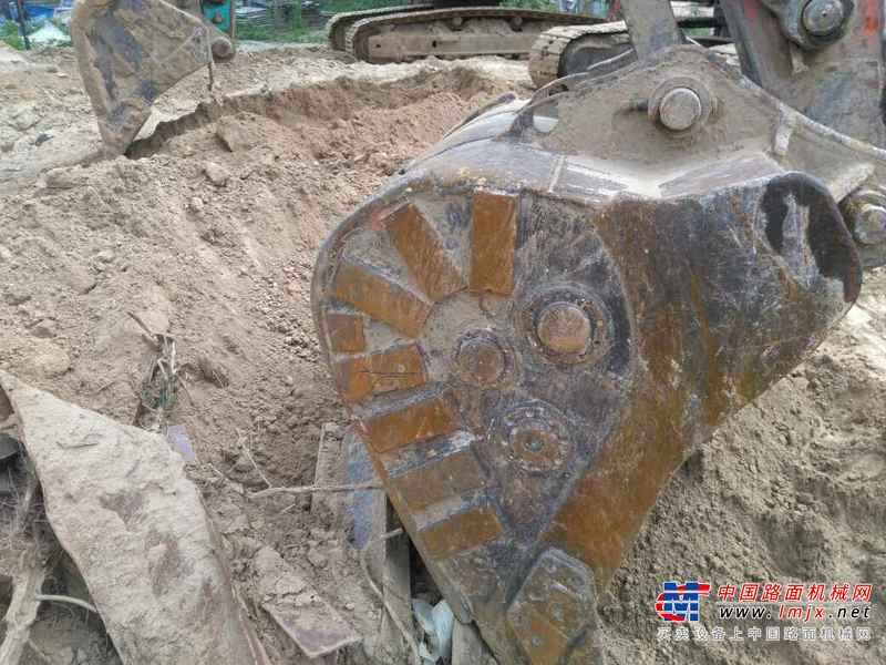 河南出售转让二手7400小时2010年斗山DH225挖掘机