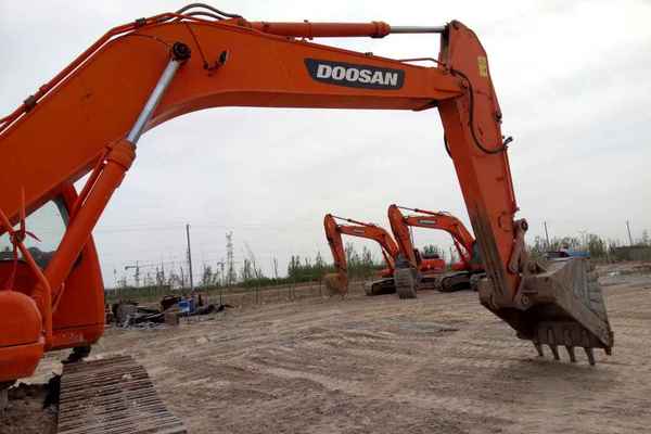 宁夏出售转让二手10000小时2011年斗山DH300LC挖掘机