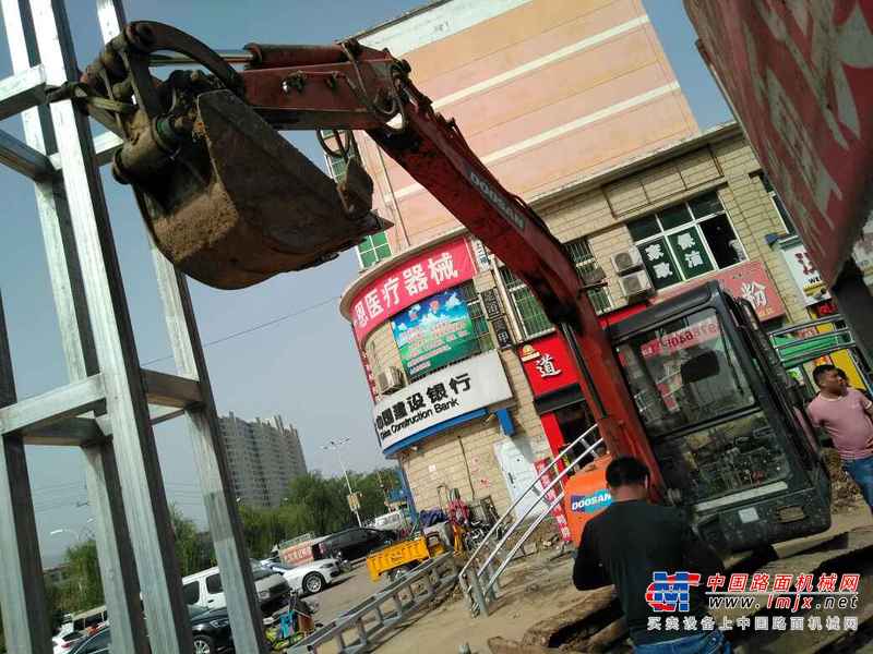 河南出售转让二手6600小时2011年斗山DH55挖掘机