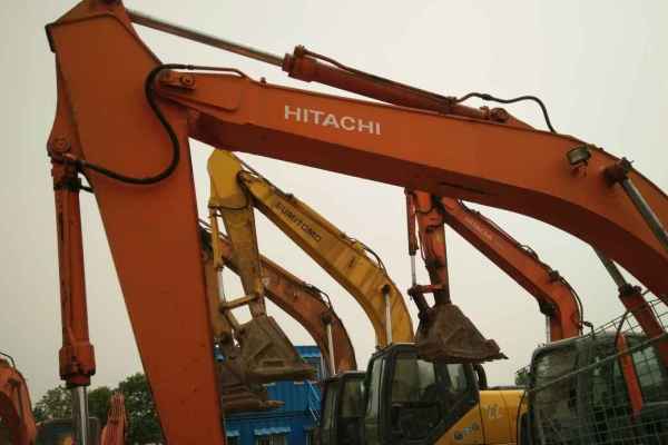 天津出售转让二手13000小时2003年日立EX200挖掘机