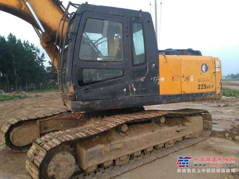河南出售转让二手6800小时2011年现代R225挖掘机