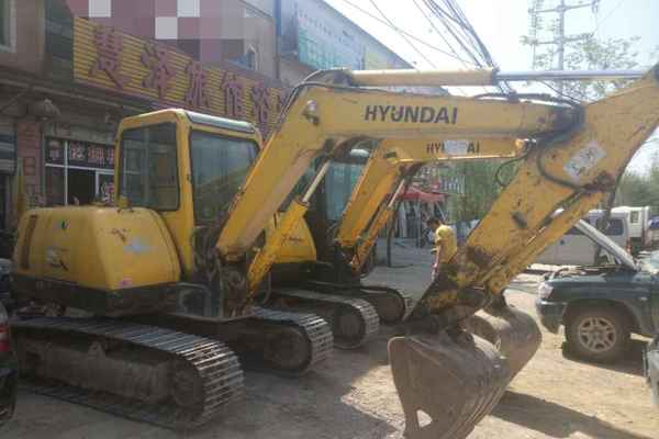 山东出售转让二手7000小时2010年现代R55挖掘机