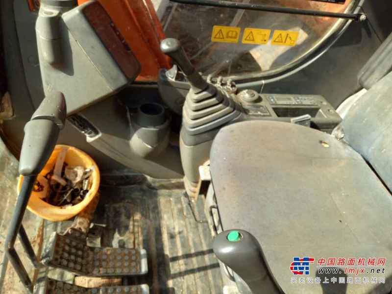云南出售转让二手8000小时2010年日立EX350挖掘机