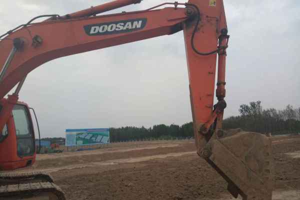 山东出售转让二手12000小时2010年斗山DH300LC挖掘机