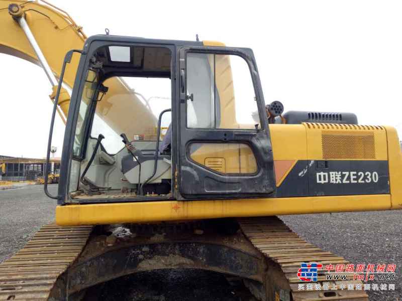 陕西出售转让二手1500小时2010年中联重科ZE230挖掘机