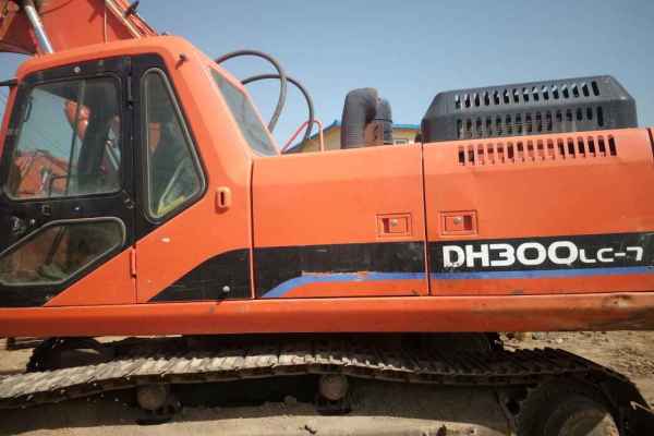 河北出售转让二手15000小时2010年斗山DH300LC挖掘机