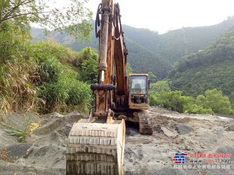 广东出售转让二手21000小时2003年小松PC220挖掘机