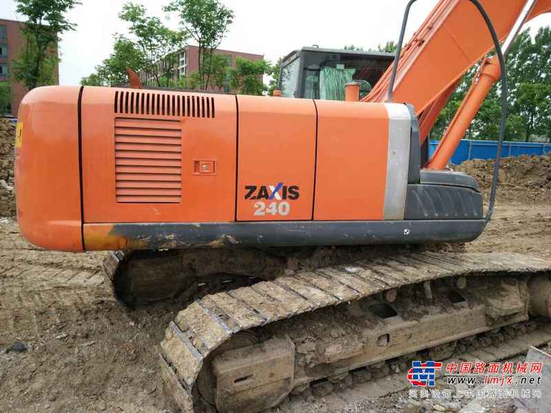 安徽出售转让二手8233小时2009年日立ZX240挖掘机