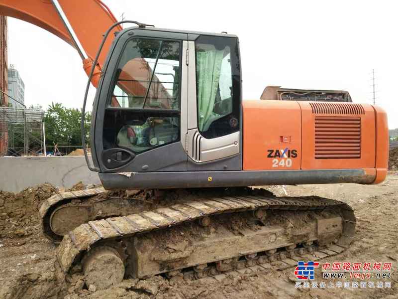 安徽出售转让二手8233小时2009年日立ZX240挖掘机