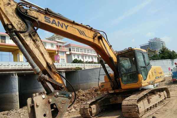 河南出售转让二手8000小时2009年三一重工SY215C挖掘机