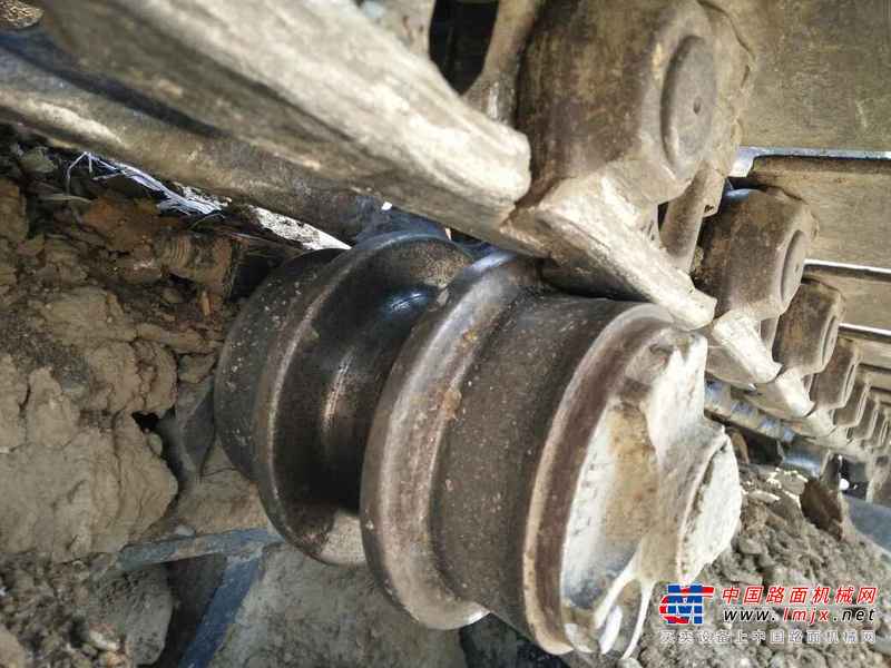 河北出售转让二手8000小时2011年现代R275LC挖掘机