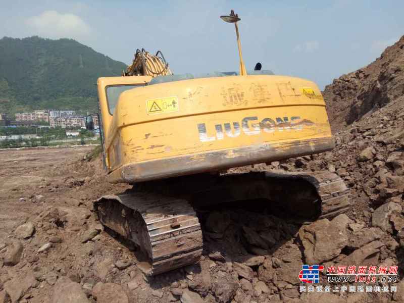 四川出售转让二手8000小时2012年柳工CLG925D挖掘机