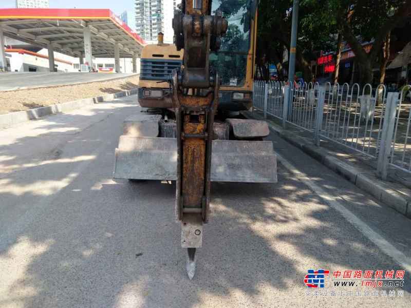 重庆出售转让二手4220小时2014年现代轮挖R60W挖掘机
