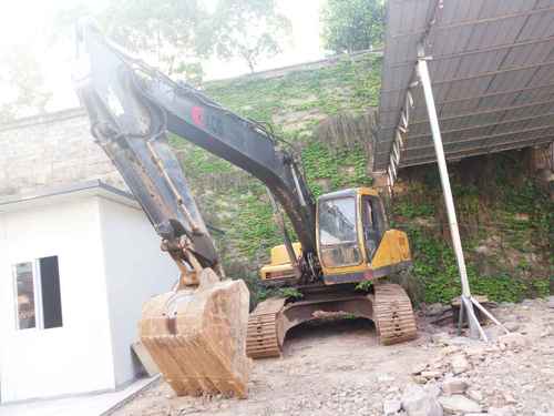 四川出售转让二手12000小时2009年徐挖XCG240LC挖掘机