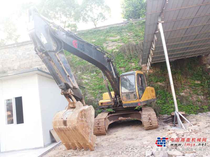 四川出售转让二手12000小时2009年徐挖XCG240LC挖掘机