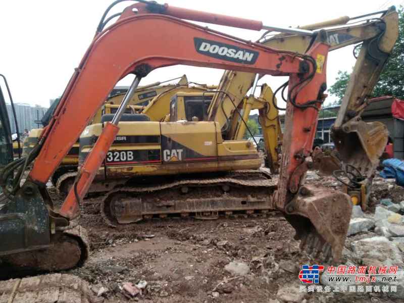 重庆出售转让二手4800小时2013年斗山DH60挖掘机