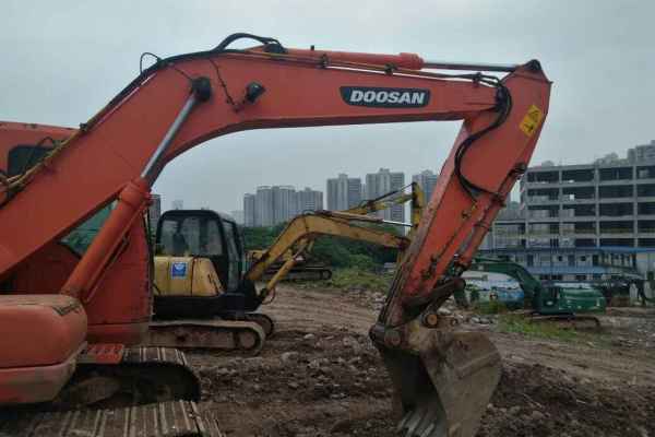 重庆出售转让二手12000小时2010年斗山DH150挖掘机