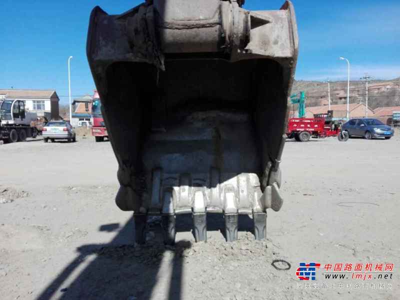 内蒙古出售转让二手18000小时2004年日立EX200挖掘机