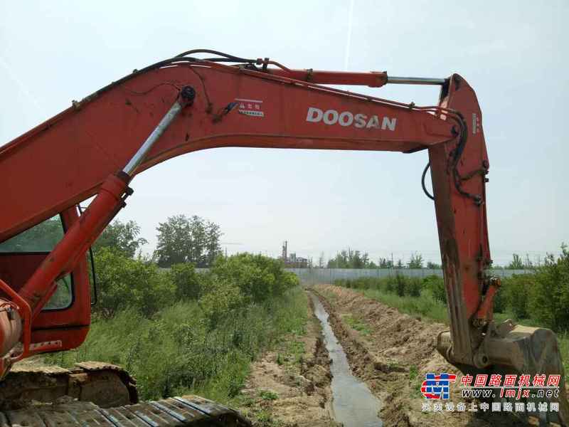 河南出售转让二手11000小时2005年斗山DH220LC挖掘机