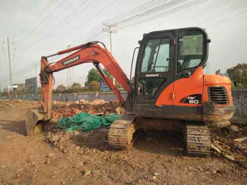 安徽出售转让二手5946小时2012年斗山DX60挖掘机