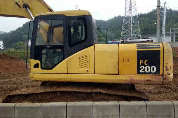 江西出售转让二手19000小时2004年小松PC200挖掘机