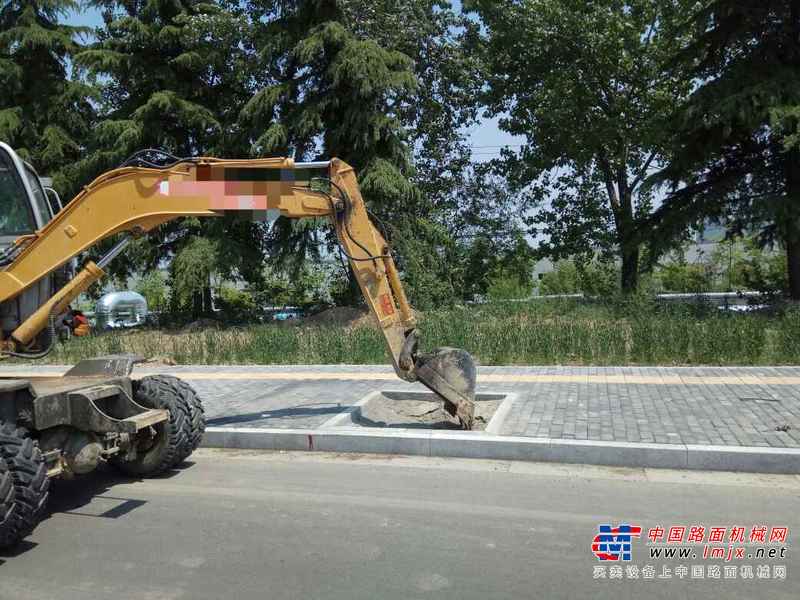 江苏出售转让二手2000小时2015年福建劲工JG75挖掘机