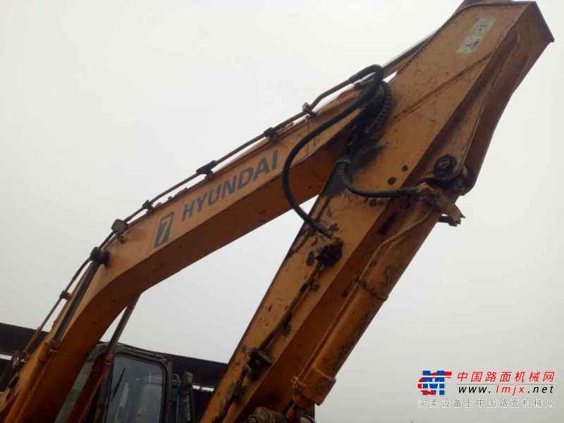广西出售转让二手6100小时2013年现代R215挖掘机