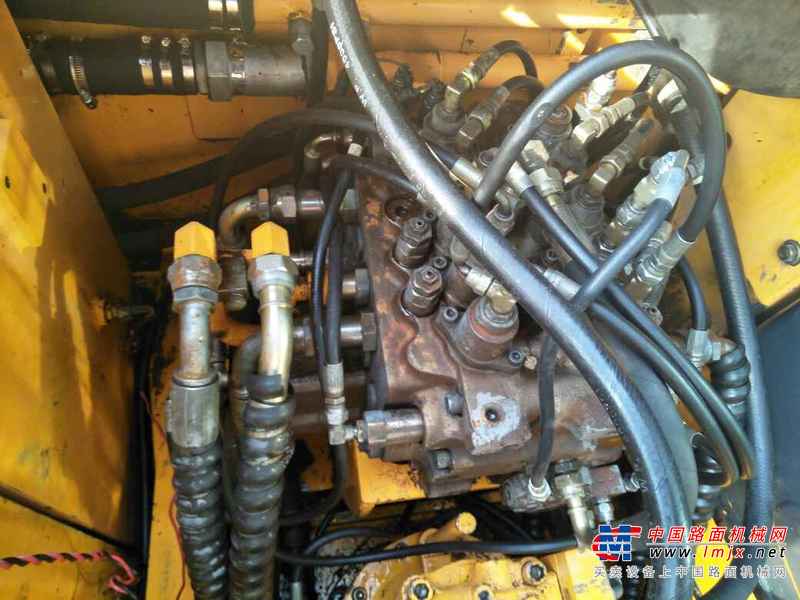重庆出售转让二手9500小时2011年现代R150LC挖掘机