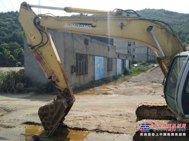 浙江出售转让二手10000小时2004年住友SH200A3挖掘机
