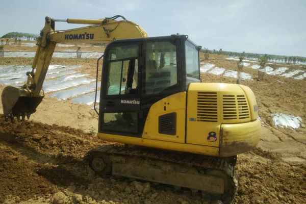 湖北出售转让二手4500小时2012年小松PC70挖掘机