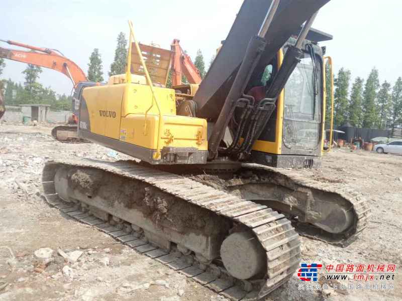 浙江出售转让二手8000小时2011年沃尔沃EC210BLC挖掘机