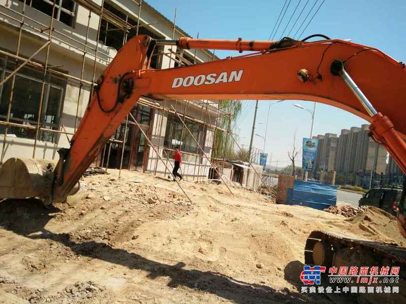 辽宁出售转让二手8000小时2009年斗山DH225挖掘机