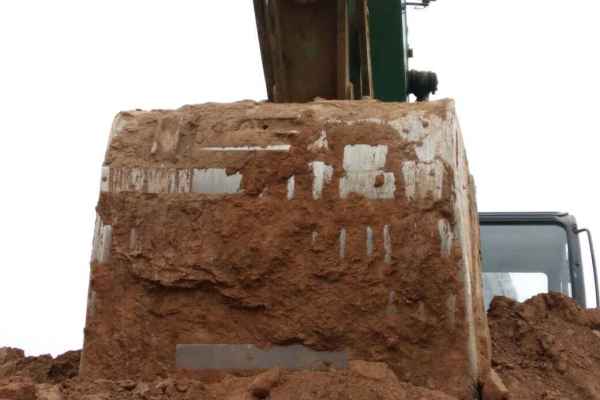 陕西出售转让二手8000小时2010年神钢SK260LC挖掘机