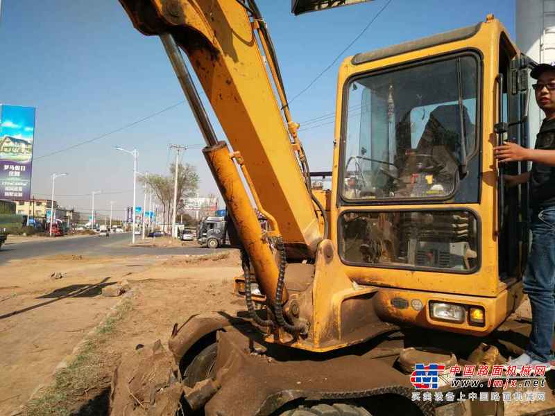 辽宁出售转让二手10000小时2009年现代轮挖R60W挖掘机