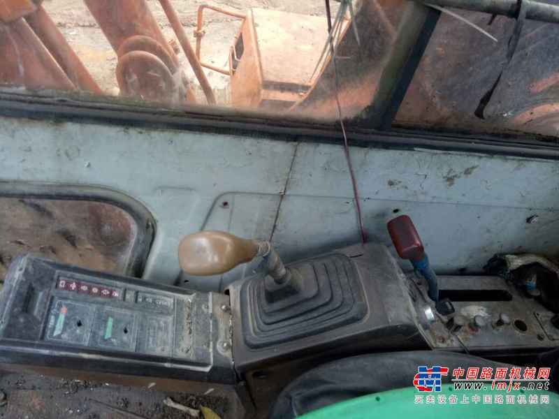 广东出售转让二手18000小时2003年日立EX200挖掘机