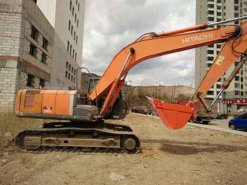 河北出售转让二手7800小时2008年日立ZX240挖掘机