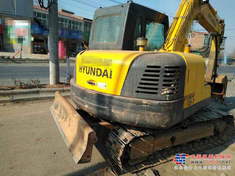 河南出售转让二手4500小时2013年现代R80挖掘机